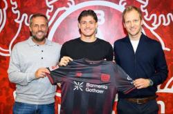 官方：勒沃库森U19从奥格斯堡青训签下17岁攻击手达斯汀-巴克