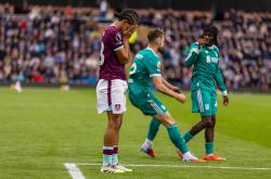 （体育）足球——英超：利物浦胜伯恩利