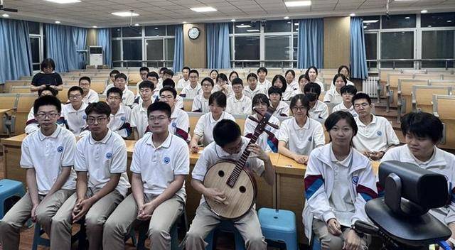 跨越万里云端聚 文化交融情谊长！ 济南二中高一四班与德国奥格斯堡大学学生开展线上交流活动