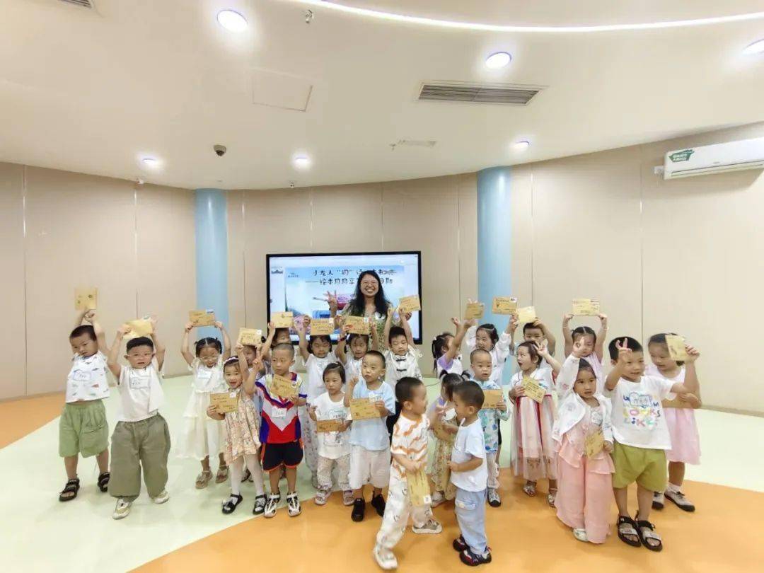 如何表达爱?试试这个“拥抱邮寄游戏”